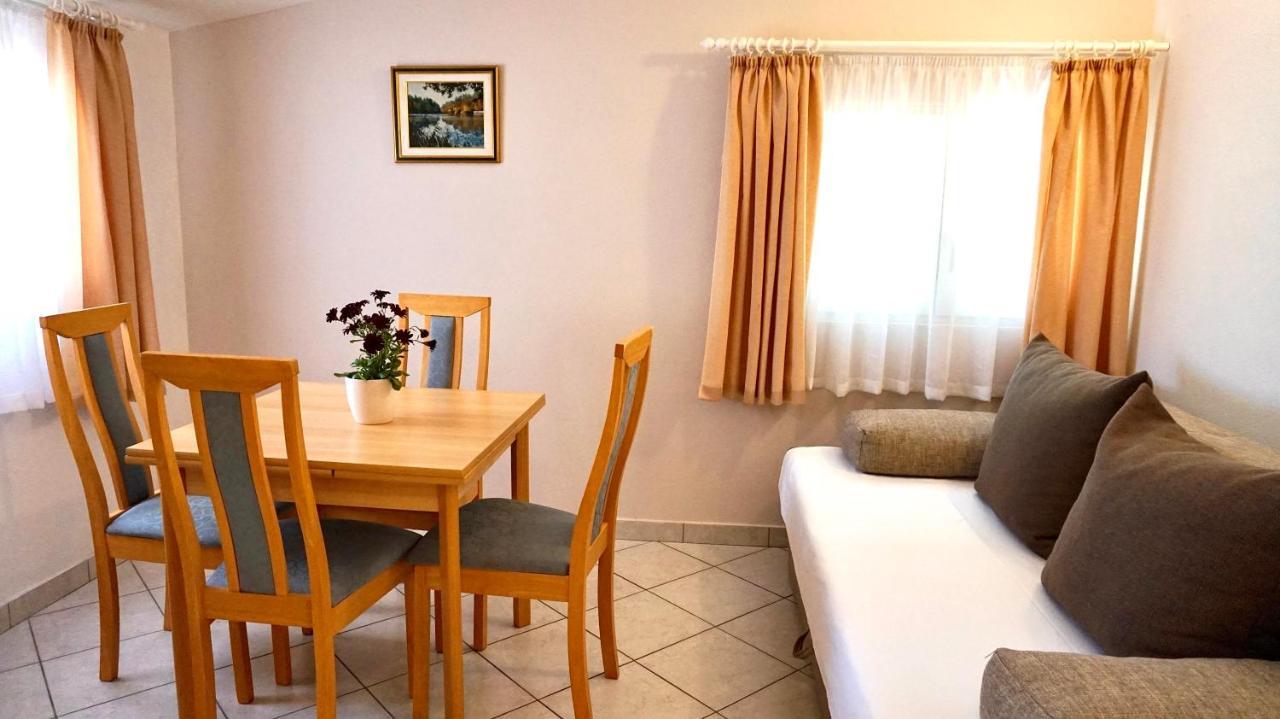 Apartments Maris 斯塔利格拉德-帕克利尼卡 外观 照片